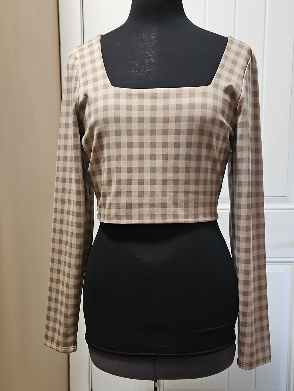 Little Mountain Gingham Square Neck Long Sleeve Cropped Top M